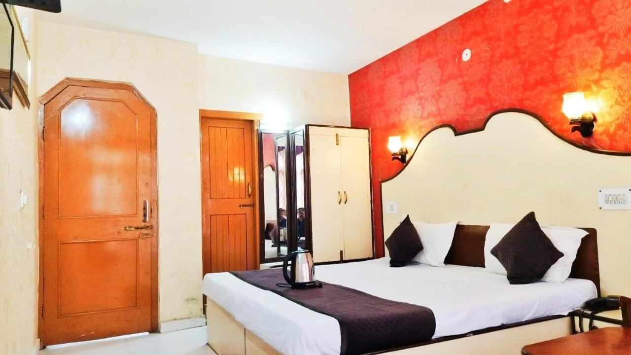 Hotel Gilbert Mountain View Manali  Exterior photo