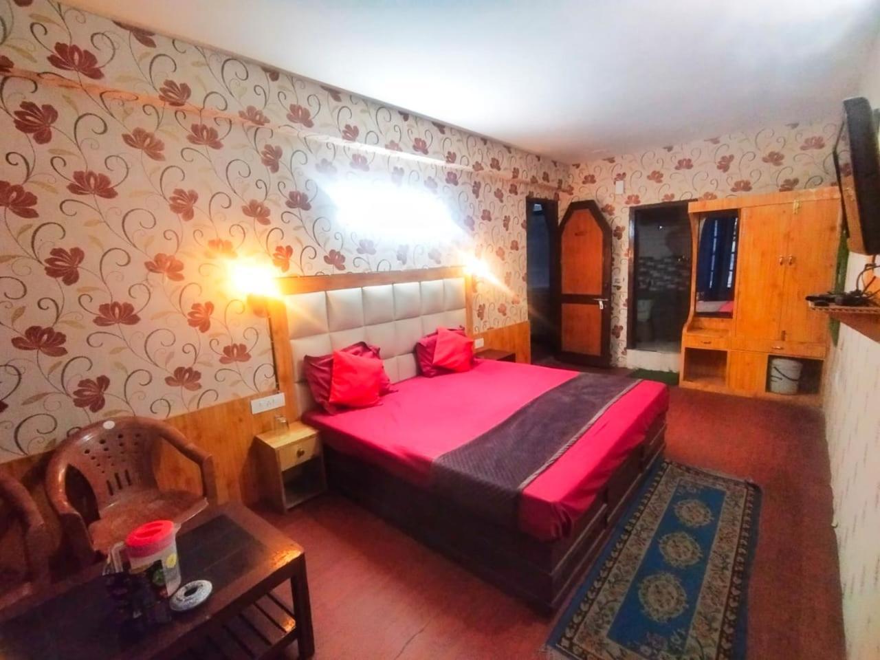 Hotel Gilbert Mountain View Manali  Exterior photo
